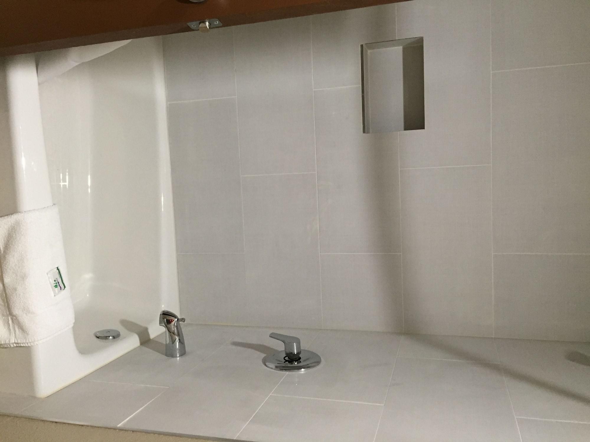 Super 8 By Wyndham National City Chula Vista Екстериор снимка
