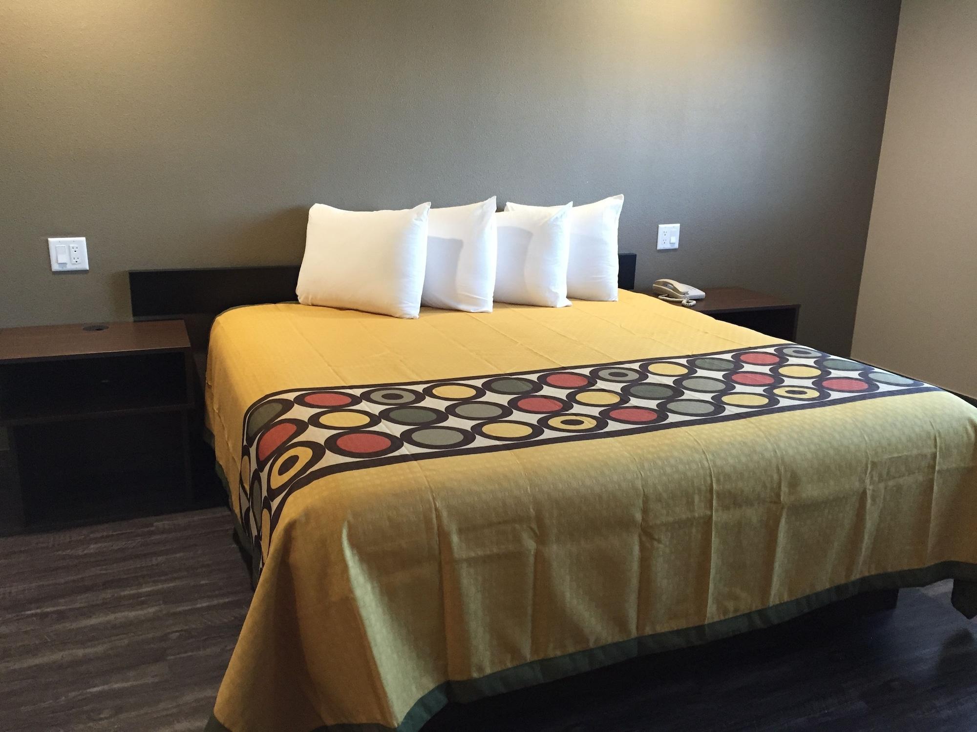 Super 8 By Wyndham National City Chula Vista Екстериор снимка