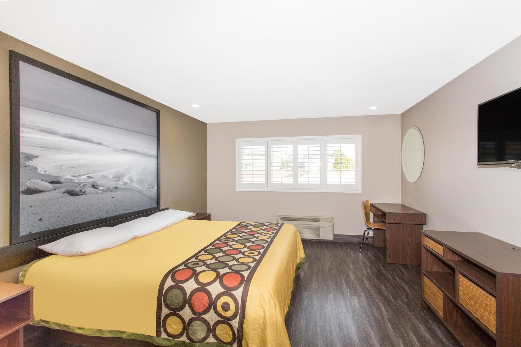 Super 8 By Wyndham National City Chula Vista Екстериор снимка