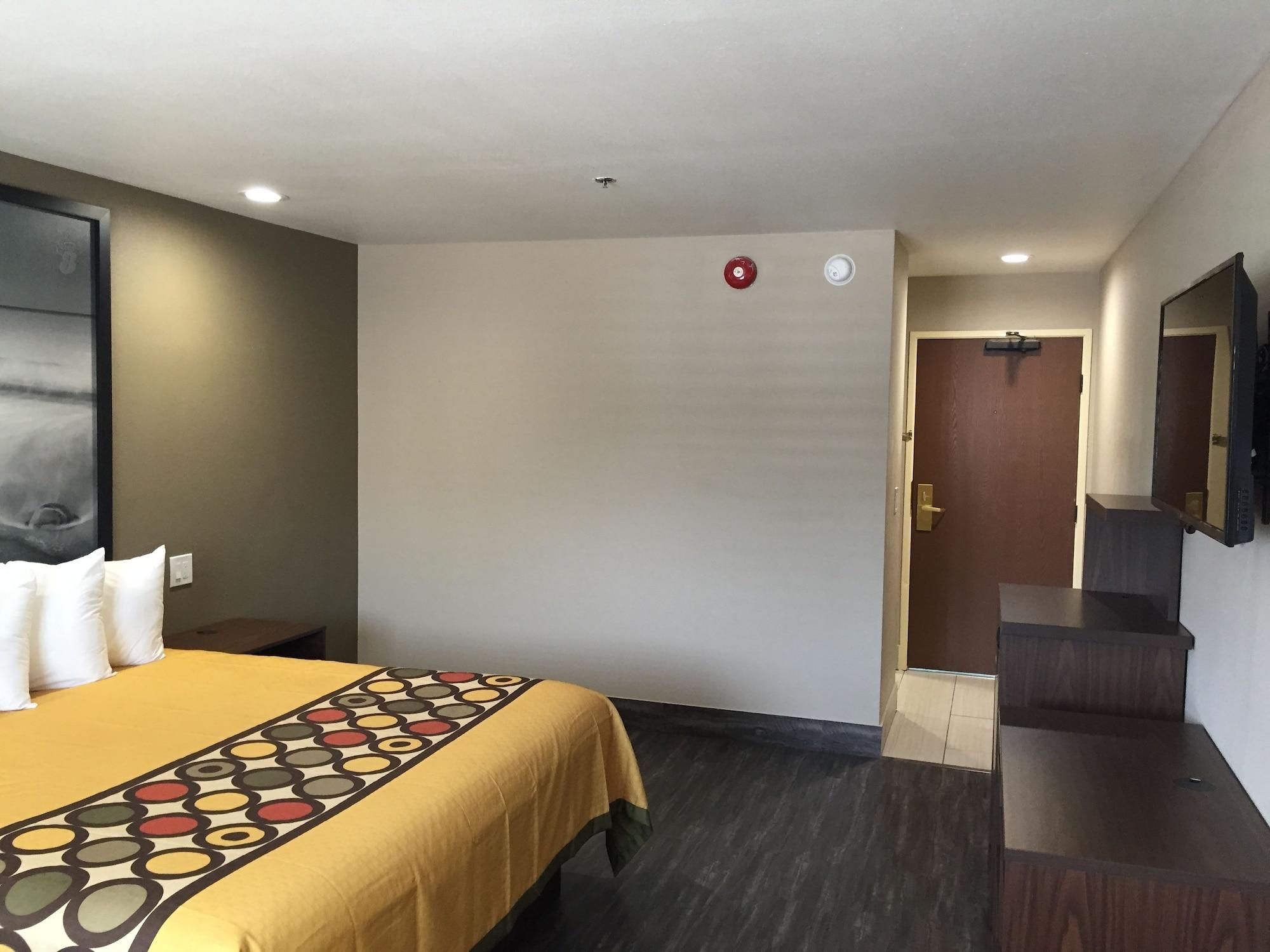 Super 8 By Wyndham National City Chula Vista Екстериор снимка