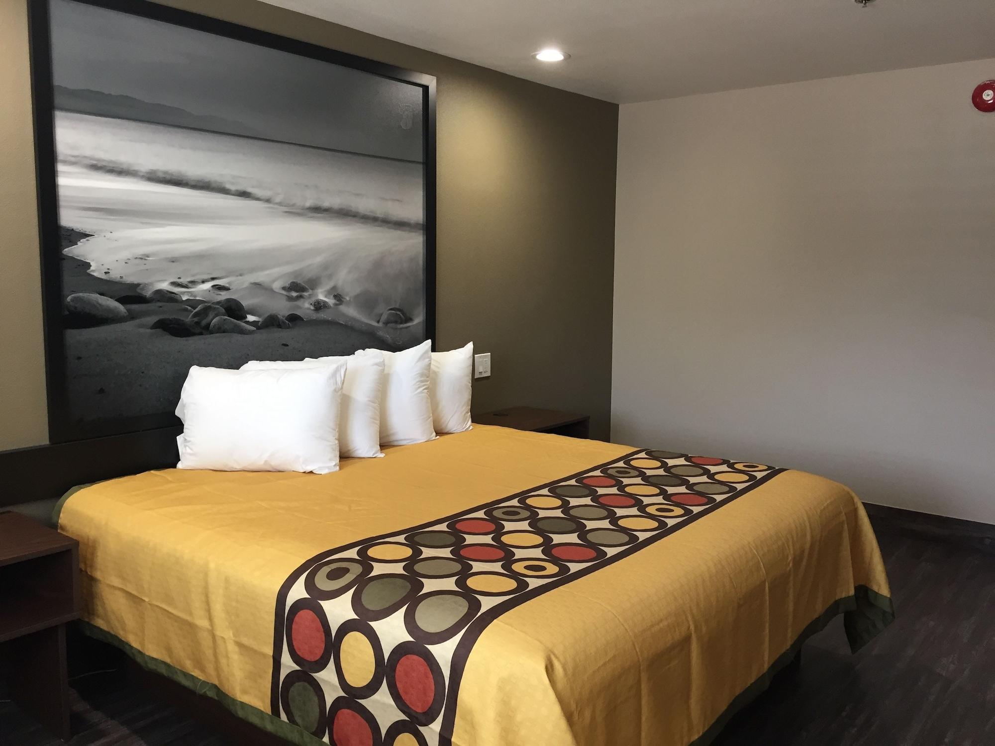 Super 8 By Wyndham National City Chula Vista Екстериор снимка