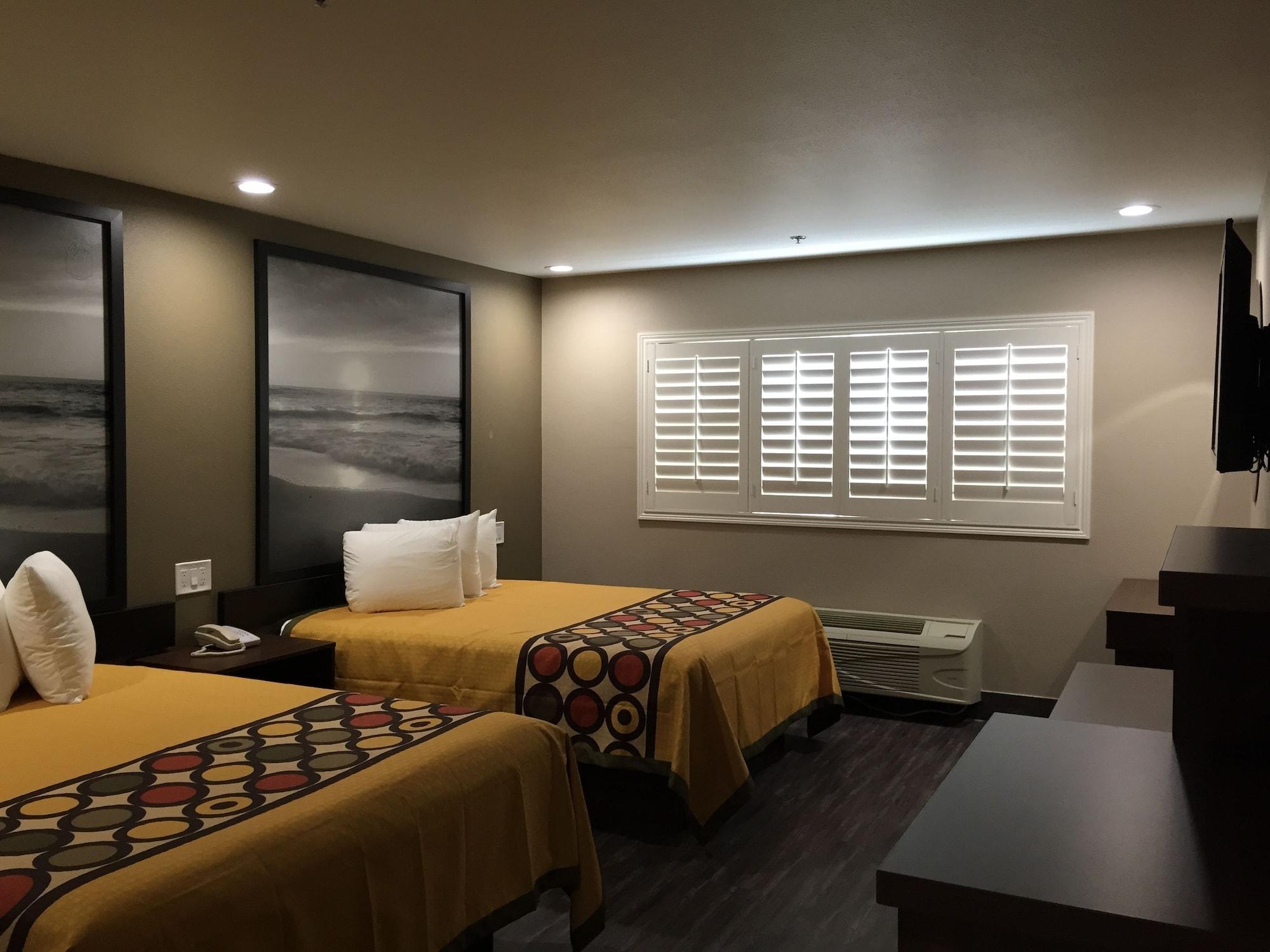 Super 8 By Wyndham National City Chula Vista Екстериор снимка