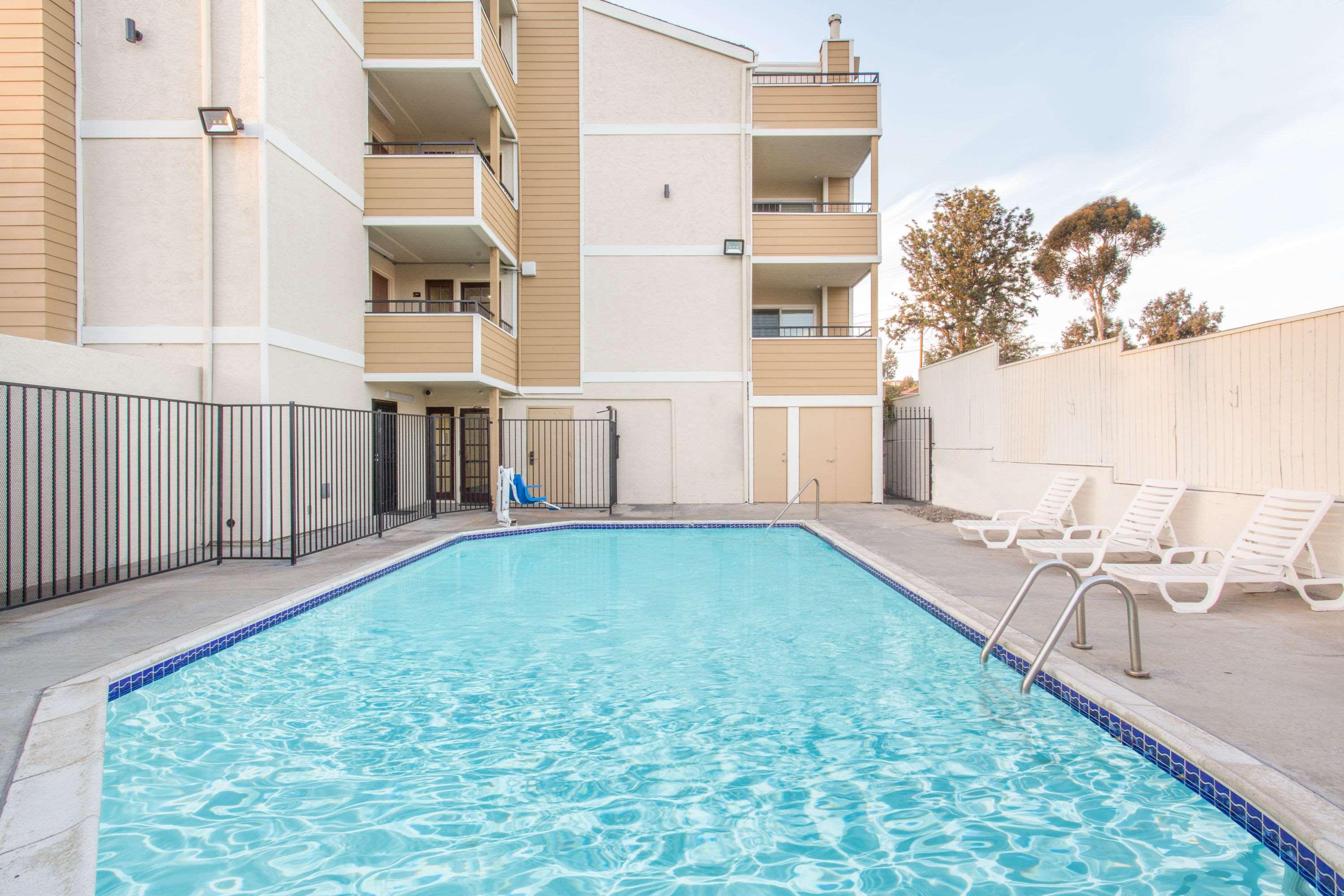 Super 8 By Wyndham National City Chula Vista Екстериор снимка