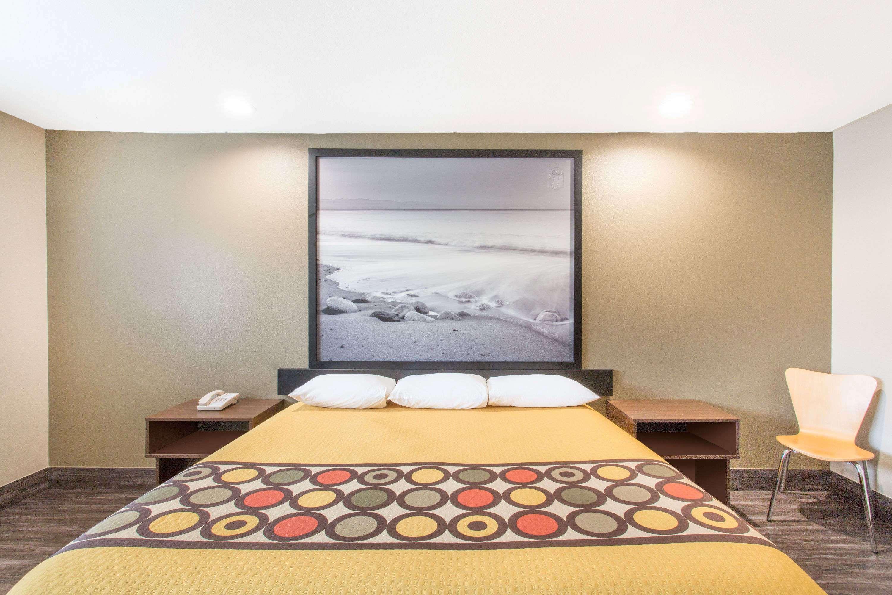 Super 8 By Wyndham National City Chula Vista Екстериор снимка