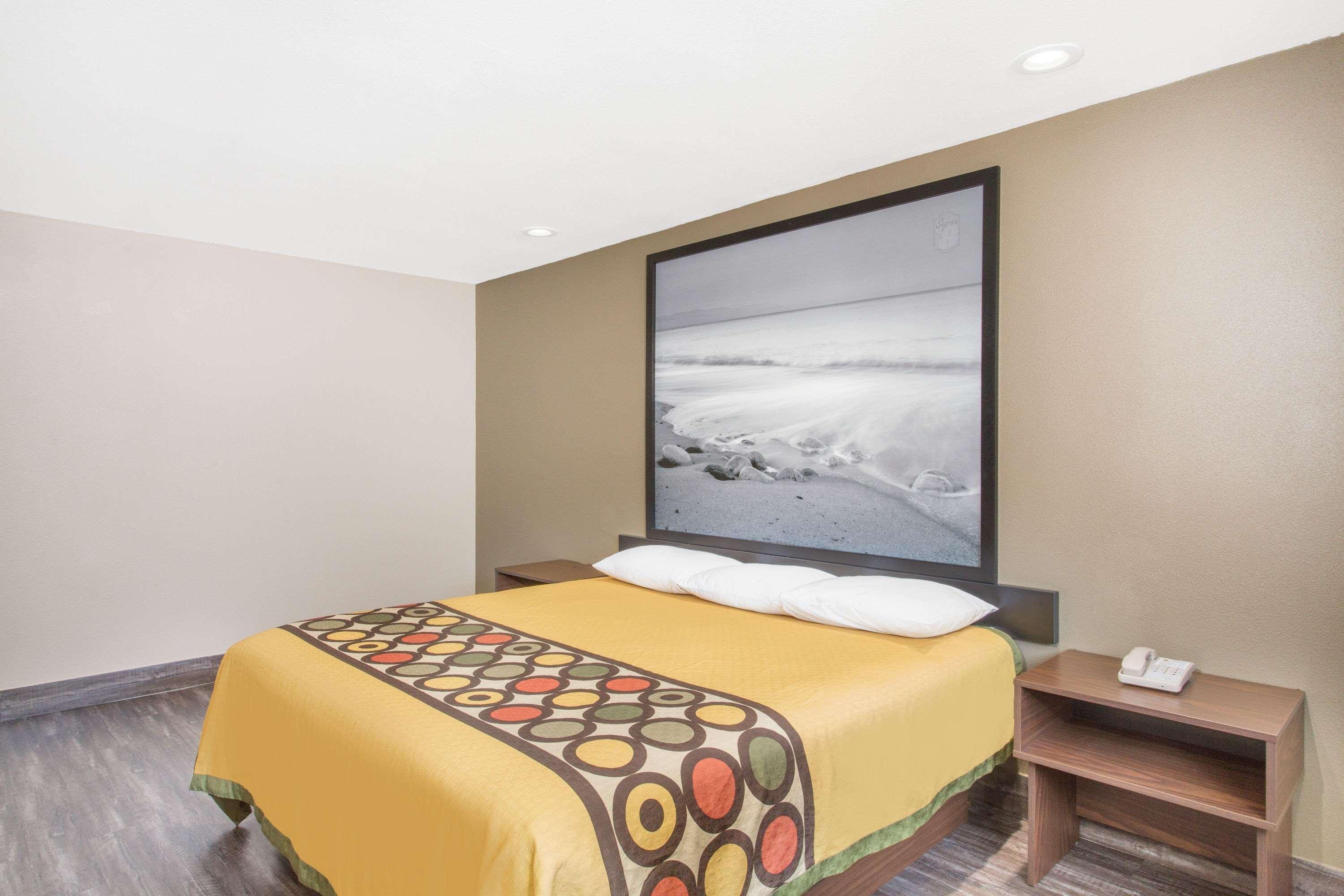 Super 8 By Wyndham National City Chula Vista Екстериор снимка