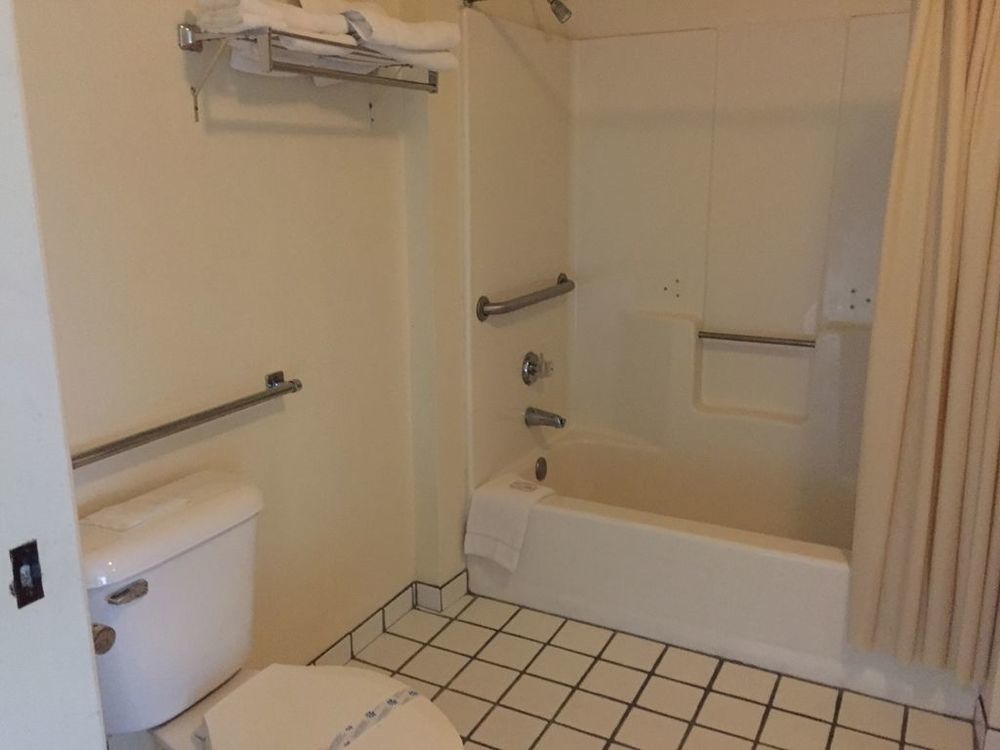 Super 8 By Wyndham National City Chula Vista Стая снимка
