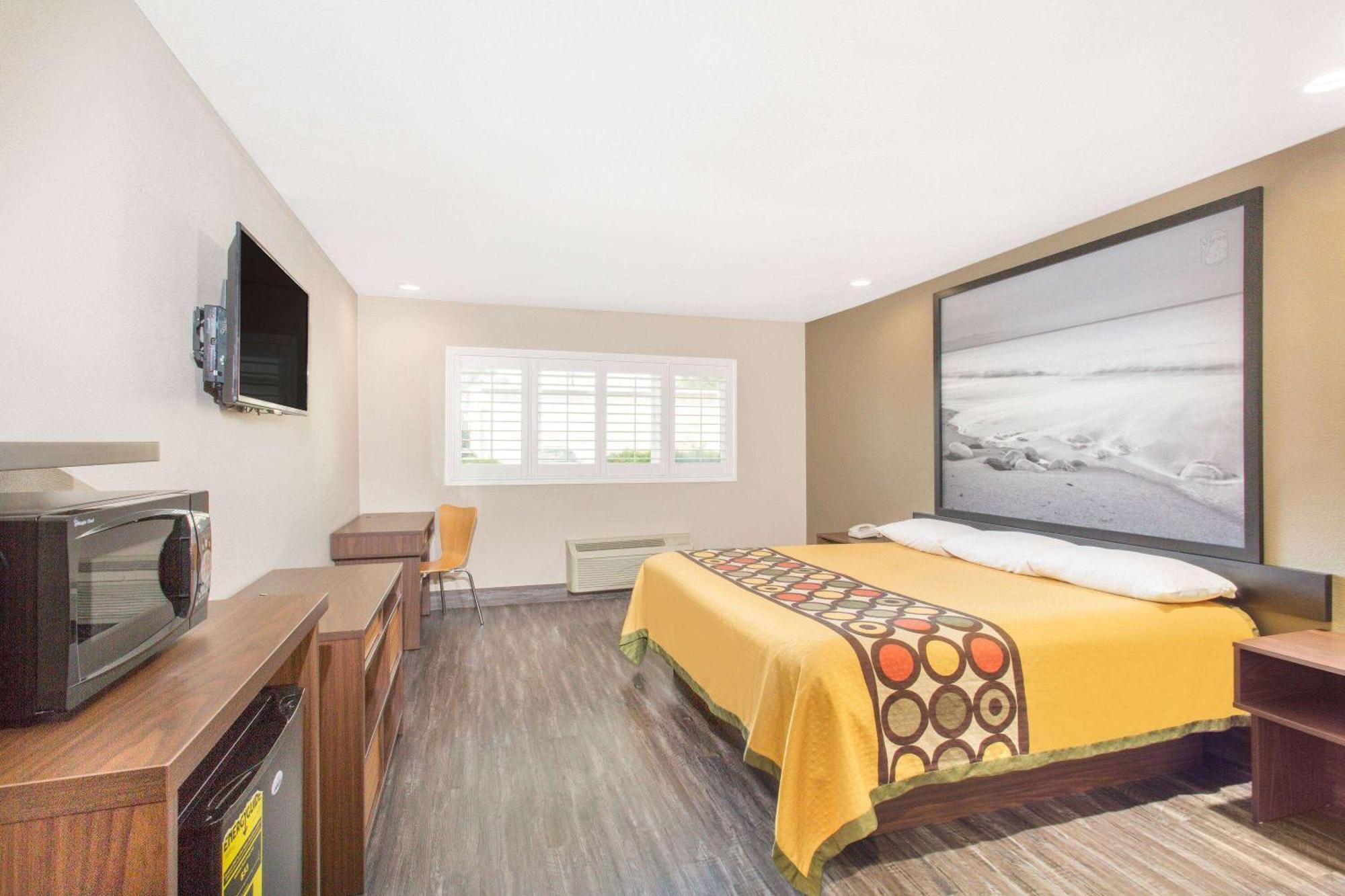 Super 8 By Wyndham National City Chula Vista Екстериор снимка