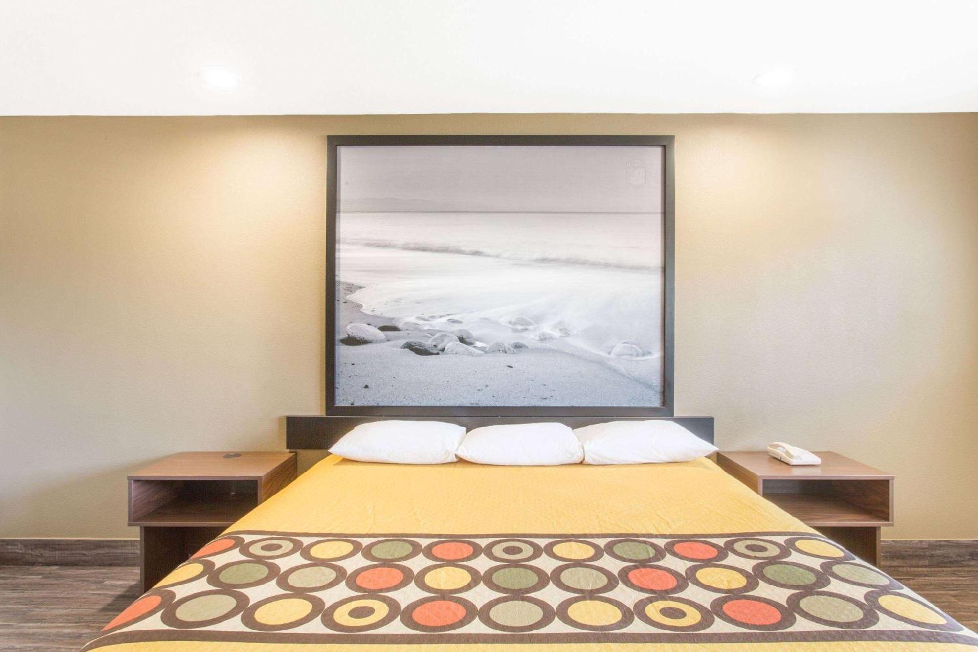Super 8 By Wyndham National City Chula Vista Екстериор снимка