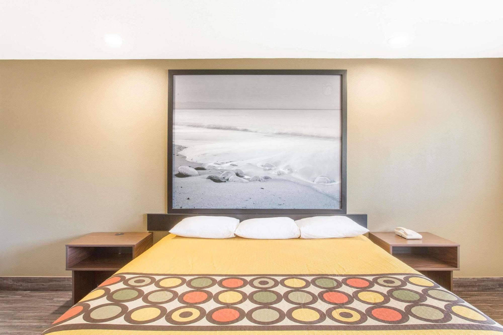 Super 8 By Wyndham National City Chula Vista Екстериор снимка