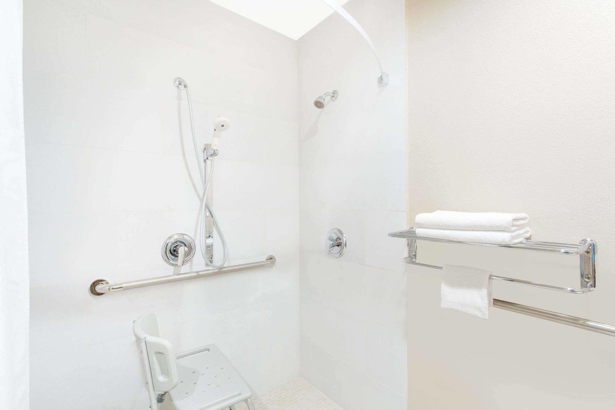 Super 8 By Wyndham National City Chula Vista Екстериор снимка
